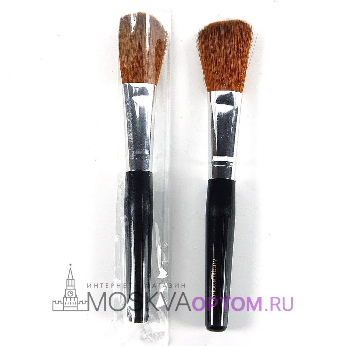 Кисть для нанесения макияжа Charlotte Tilbury